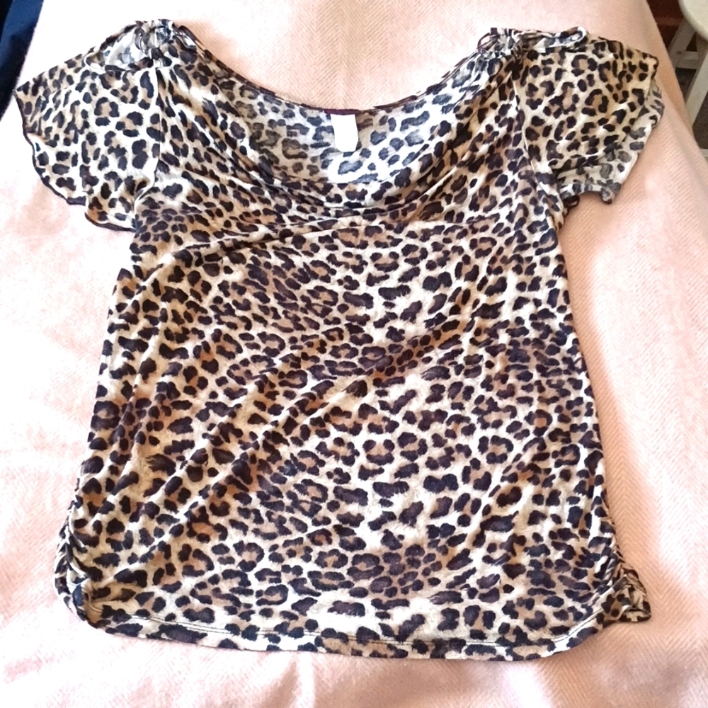 Sexy, cheetah print top